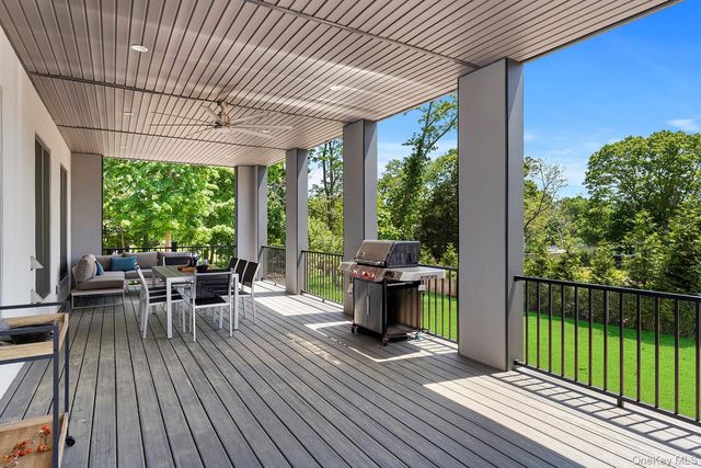 1001 Peconic Bay Boulevard, Jamesport, NY 11947