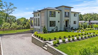 1001 Peconic Bay Boulevard, Jamesport, NY 11947