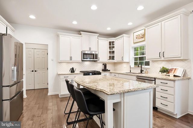 121 GLENCOE CT, Newark, DE 19702