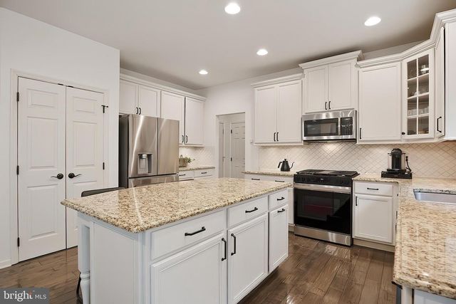 121 GLENCOE CT, Newark, DE 19702