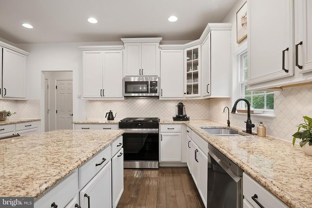 121 GLENCOE CT, Newark, DE 19702