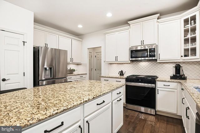 121 GLENCOE CT, Newark, DE 19702