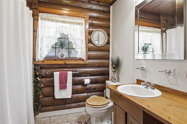 2498 Fm 904 N, Pecan Gap, TX 75469