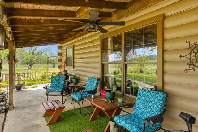 2498 Fm 904 N, Pecan Gap, TX 75469