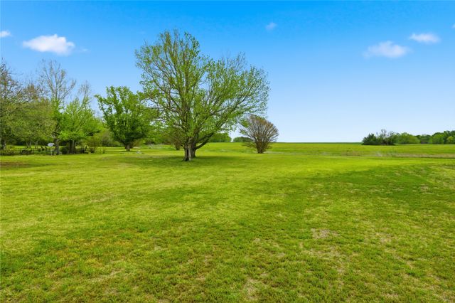 2498 Fm 904 N, Pecan Gap, TX 75469