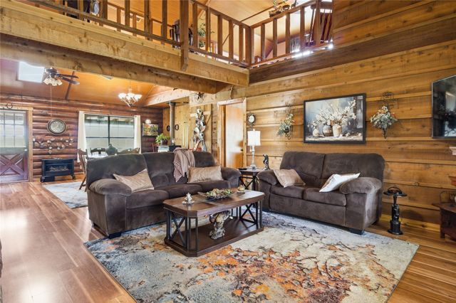 2498 Fm 904 N, Pecan Gap, TX 75469