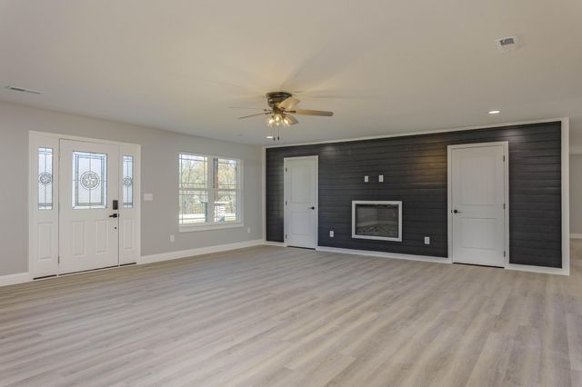 388 Edgewater Street, Dayton, TN 37321