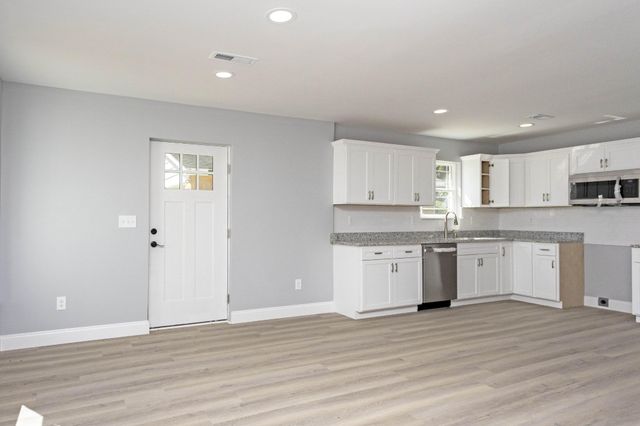 388 Edgewater Street, Dayton, TN 37321