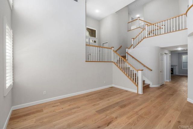 6085 Hillpointe Row, La Jolla, CA 92037