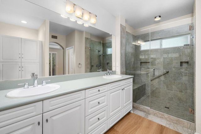 6085 Hillpointe Row, La Jolla, CA 92037
