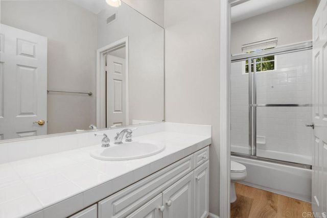 6085 Hillpointe Row, La Jolla, CA 92037