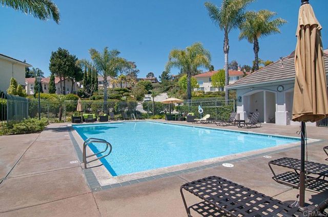 6085 Hillpointe Row, La Jolla, CA 92037