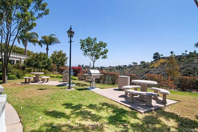 6085 Hillpointe Row, La Jolla, CA 92037