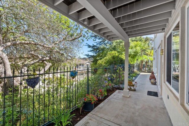 6085 Hillpointe Row, La Jolla, CA 92037