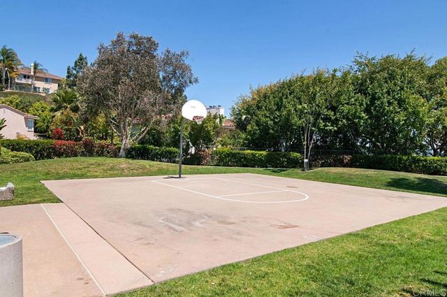 6085 Hillpointe Row, La Jolla, CA 92037