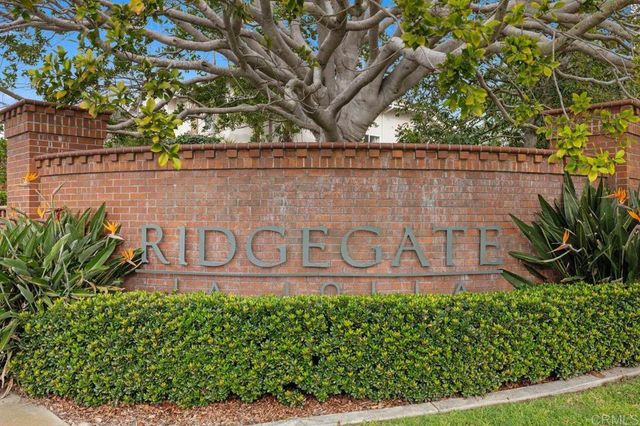 6085 Hillpointe Row, La Jolla, CA 92037