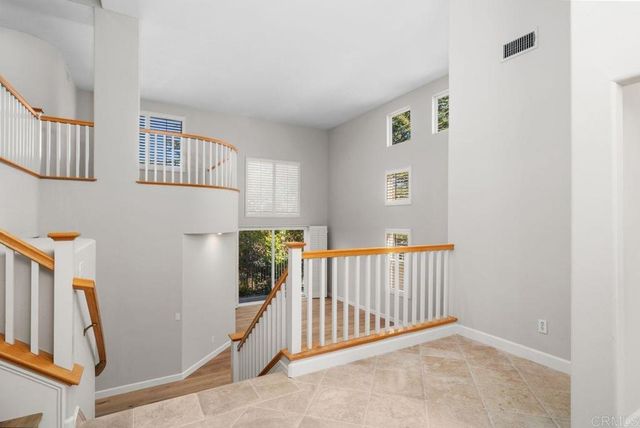 6085 Hillpointe Row, La Jolla, CA 92037