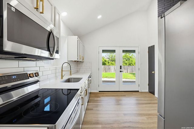 8114 Forest Bow, Live Oak, TX 78233