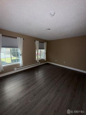 572 Nutley Drive B, Monroe, NJ 08831