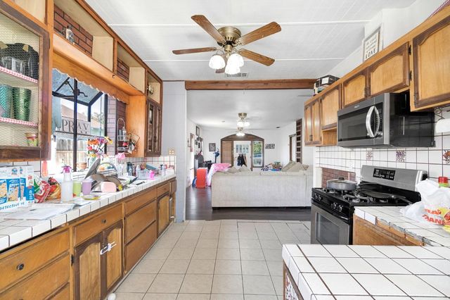 1538 N Wilson Avenue, Fresno, CA 93728