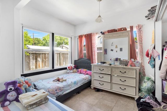 1538 N Wilson Avenue, Fresno, CA 93728
