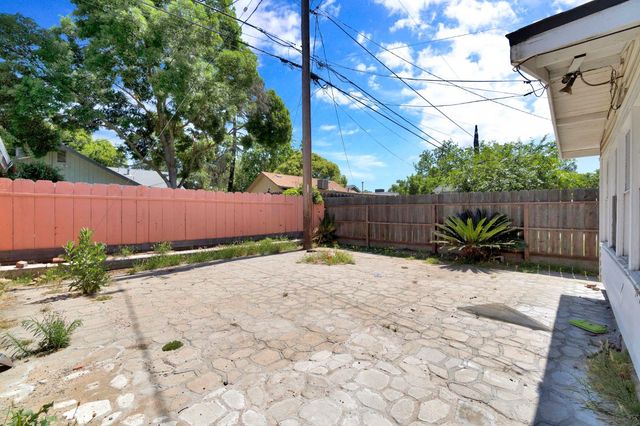 1538 N Wilson Avenue, Fresno, CA 93728