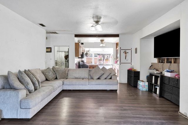 1538 N Wilson Avenue, Fresno, CA 93728