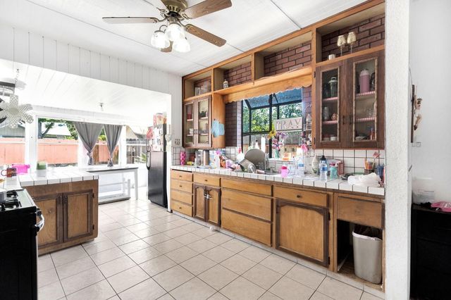 1538 N Wilson Avenue, Fresno, CA 93728