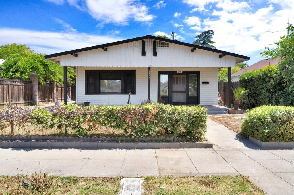 1538 N Wilson Avenue, Fresno, CA 93728