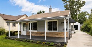 1036 E Pearl Avenue, Hazel Park, MI 48030