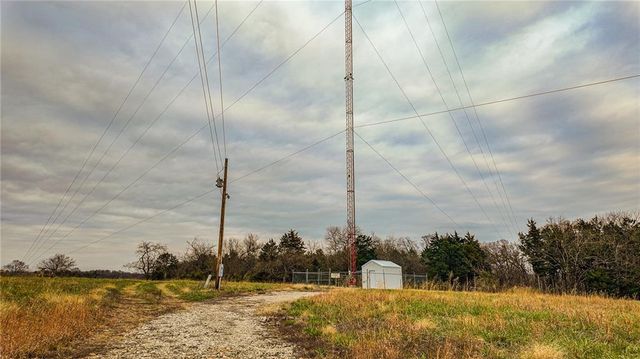 9535 NE 681 Road, Lowry City, MO 64763