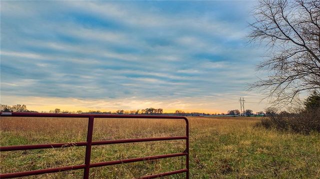 9535 NE 681 Road, Lowry City, MO 64763