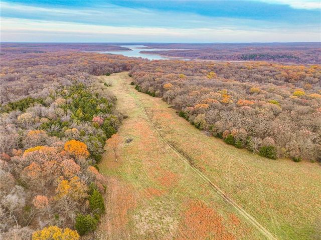 9535 NE 681 Road, Lowry City, MO 64763