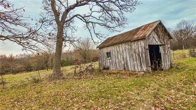 9535 NE 681 Road, Lowry City, MO 64763