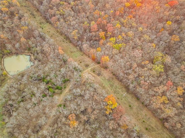 9535 NE 681 Road, Lowry City, MO 64763