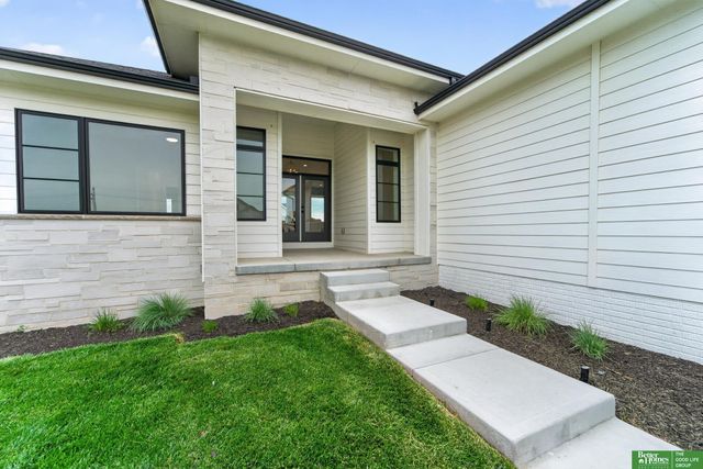 20982 Polk Street, Omaha, NE 68022