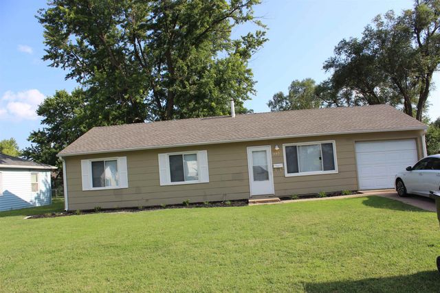 1443 Arapahoe Ave, Salina, KS 67401