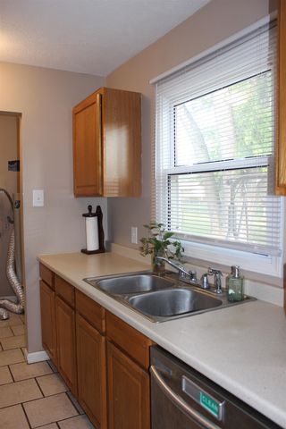 1443 Arapahoe Ave, Salina, KS 67401