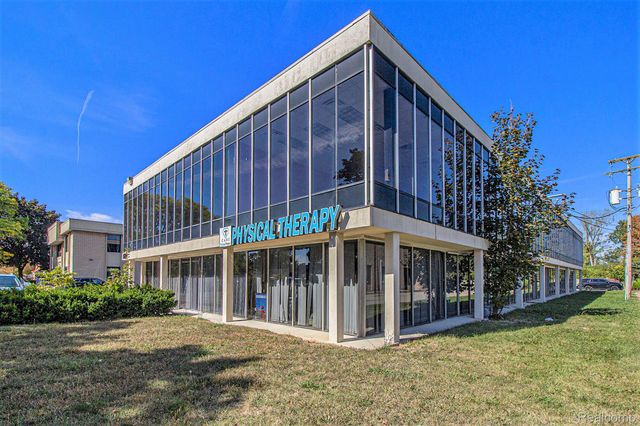 17220 W 12 Mile Road 220, Southfield, MI 48076