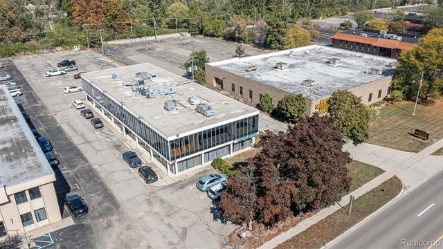 17220 W 12 Mile Road 220, Southfield, MI 48076