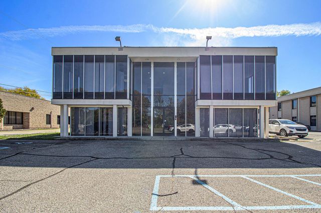 17220 W 12 Mile Road 220, Southfield, MI 48076