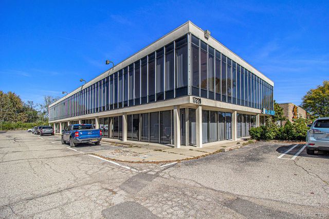 17220 W 12 Mile Road 220, Southfield, MI 48076