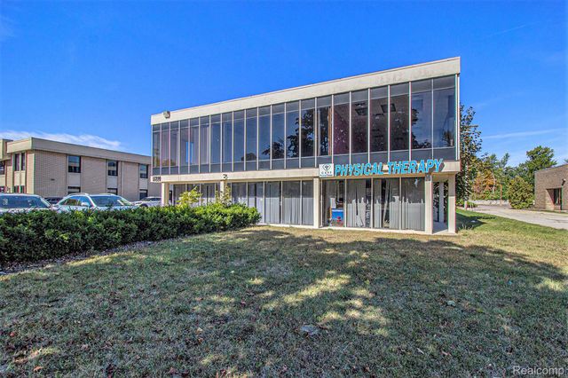 17220 W 12 Mile Road 220, Southfield, MI 48076
