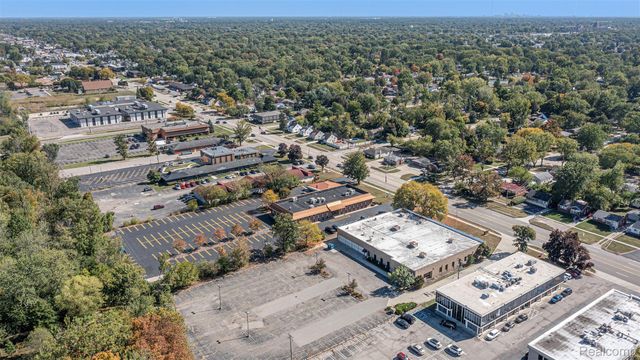 17220 W 12 Mile Road 220, Southfield, MI 48076