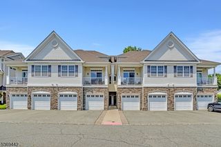 12 Elston Ct, Wanaque Boro, NJ 07420