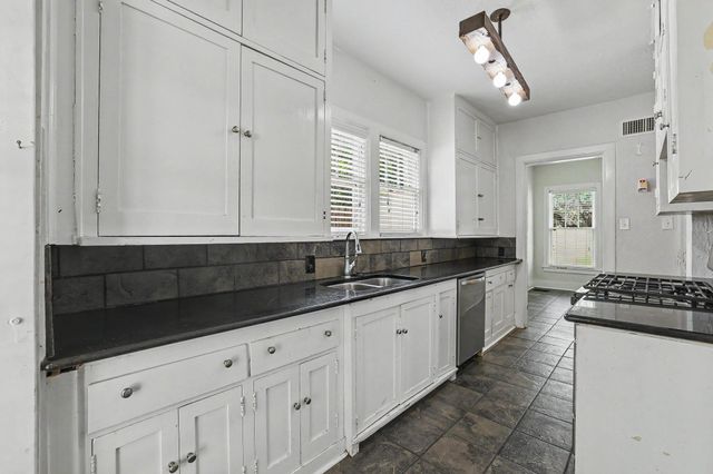 1100 W Morton Street, Denison, TX 75020