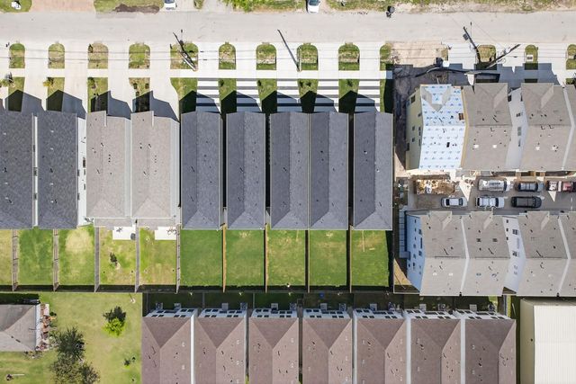 305 Marcella Street C, Houston, TX 77091