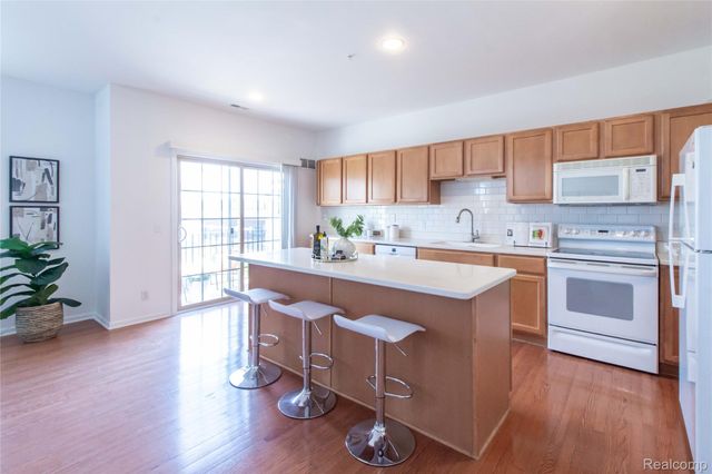 1405 Raliegh Place, Troy, MI 48084