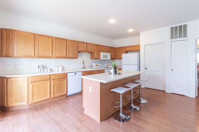1405 Raliegh Place, Troy, MI 48084