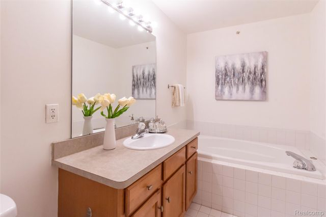 1405 Raliegh Place, Troy, MI 48084